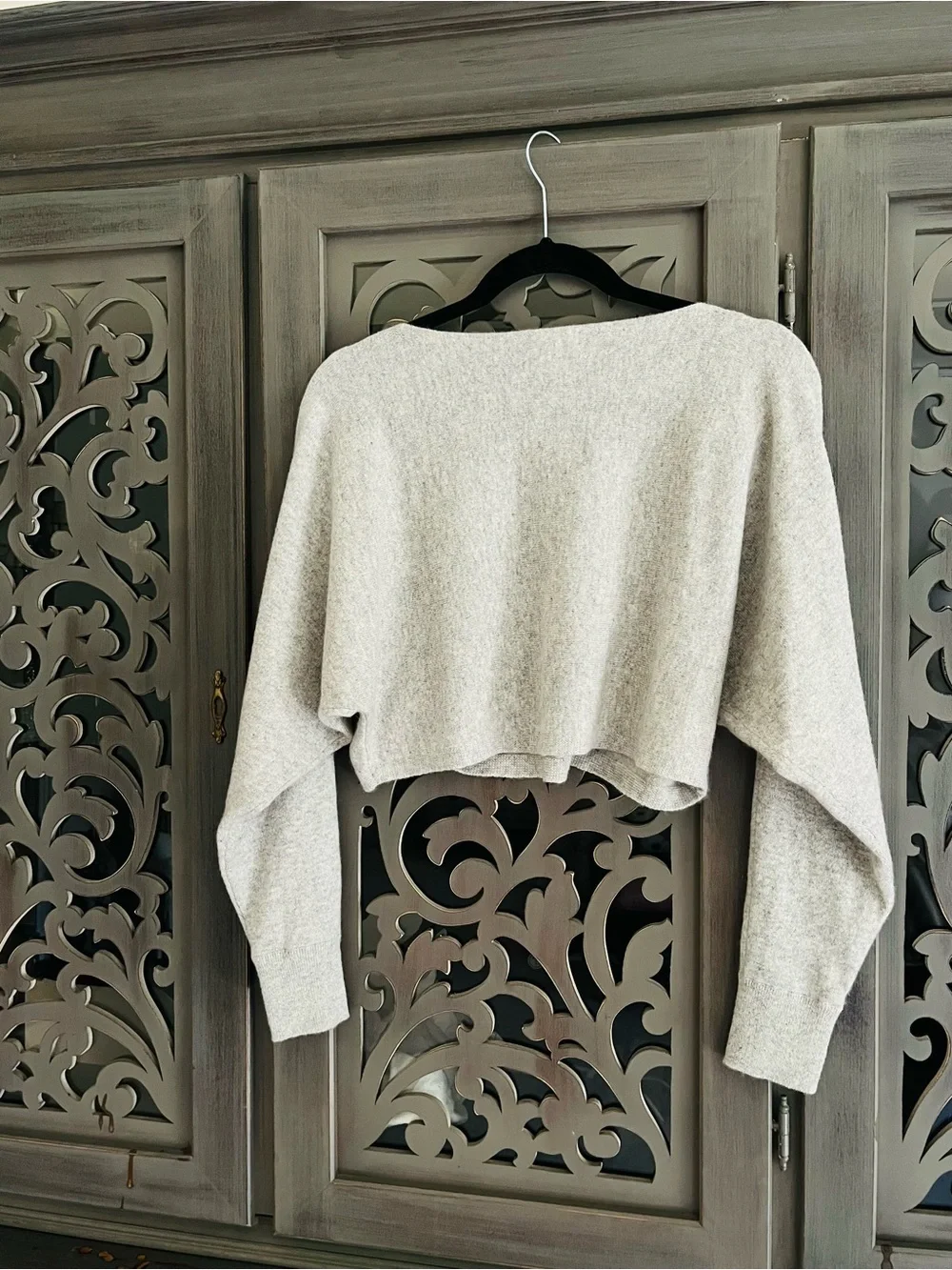 Club Monaco 100% cashmere light gray cropped sweater M NWOT